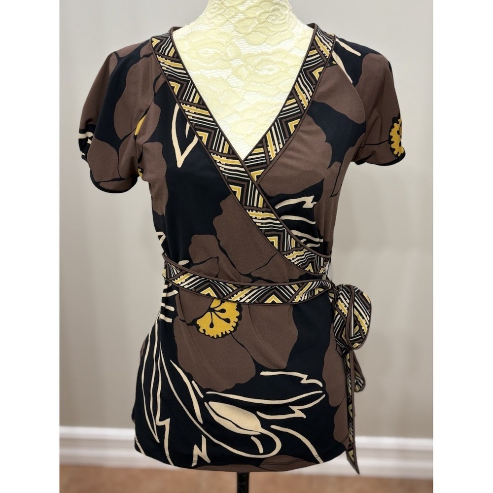 BCBGMAXAZRIA Floral Faux Wrap Top Brown Black V Neck Short Sleeve Size M Y2K